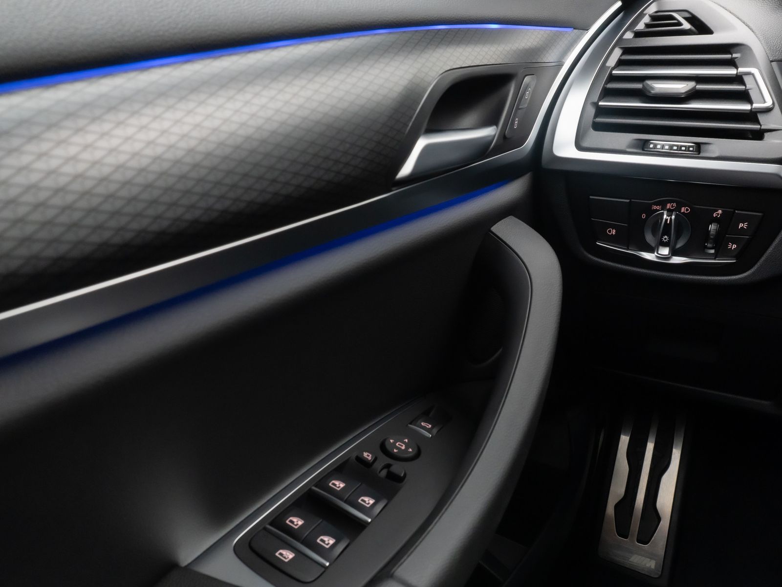 Fahrzeugabbildung BMW X3 xD20i M Sport Kamera DAB DrivingAssis AHK LED