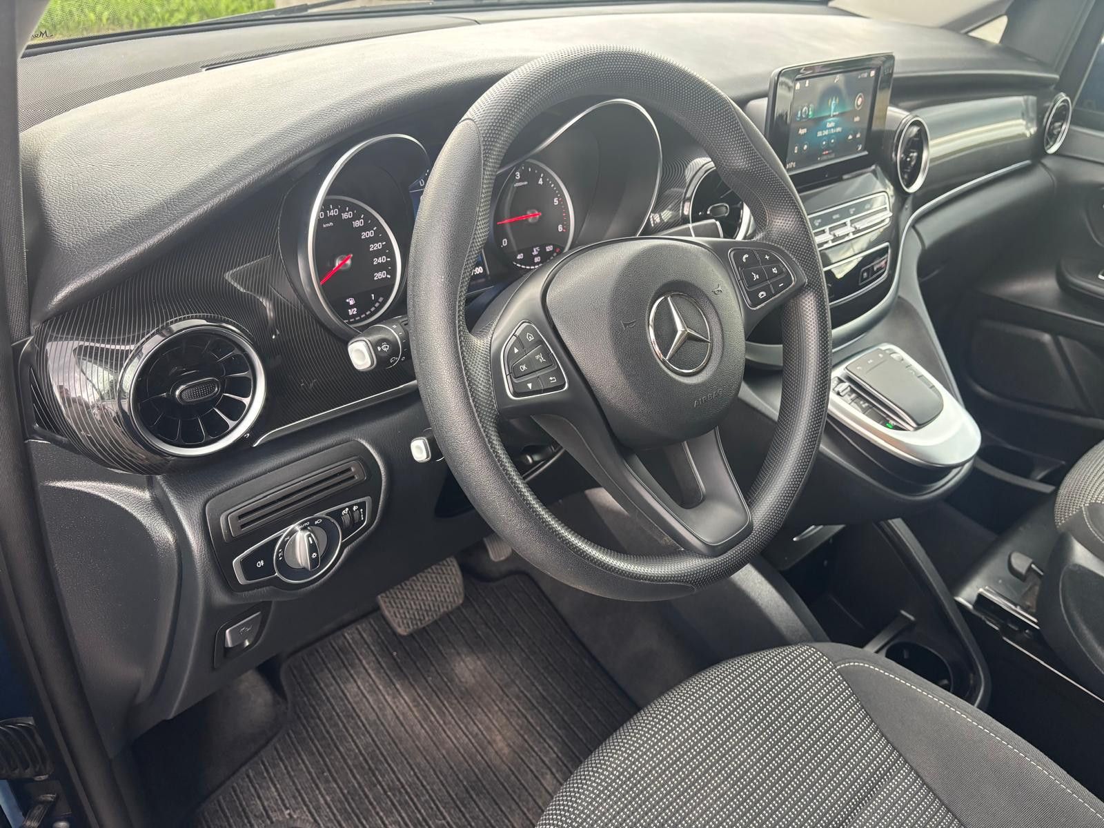 Fahrzeugabbildung Mercedes-Benz V 220 d LANG-AHK-NAV-PDC-SHZ-APP-TEMP.-DAB