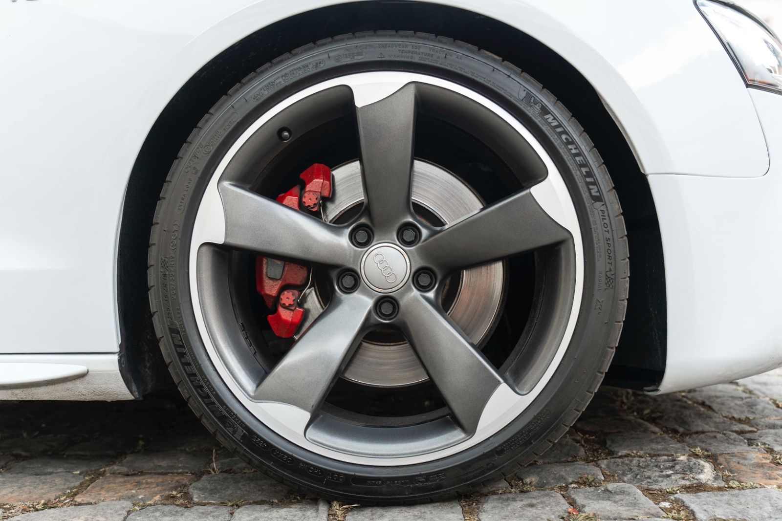 Fahrzeugabbildung Audi S5 3.0 TFSI S Coupe quattro B&O TOTW TEMPO NAV