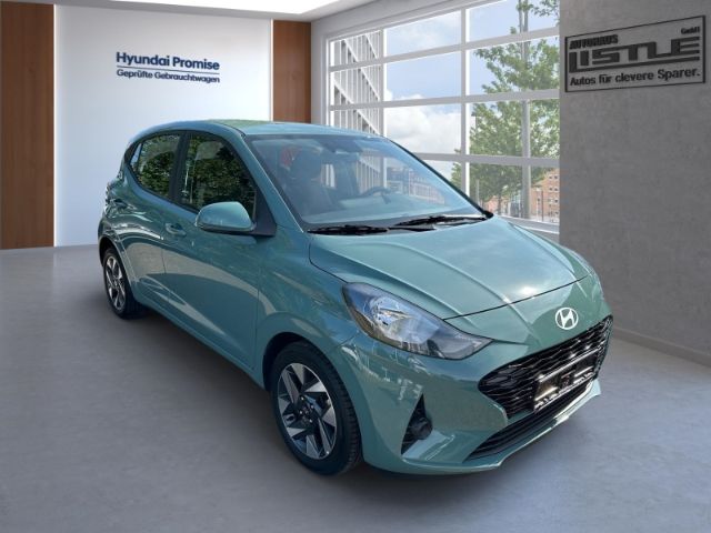 Fahrzeugabbildung Hyundai i10 Trend Navi Apple CarPlay Android Auto Klimaa