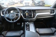 Fahrzeugabbildung Volvo XC60 B5 D AWD Autom. R-Design*LED*BLIS*ACC*AHK
