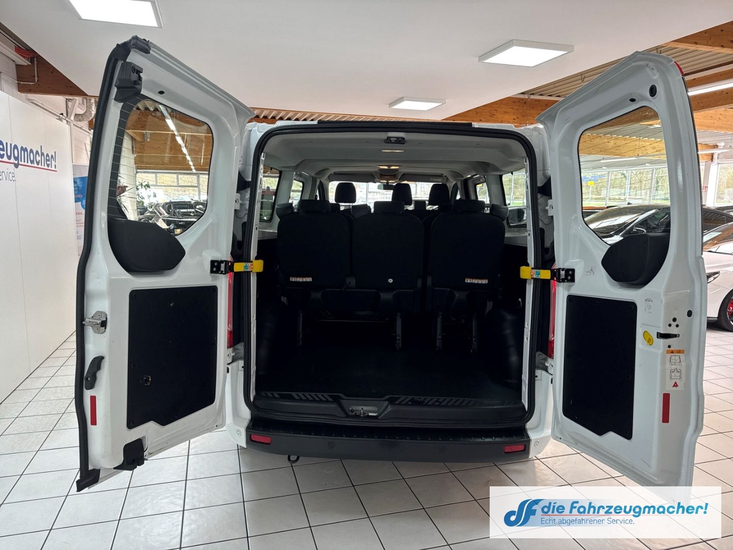 Fahrzeugabbildung Ford Transit Custom Tourneo 320 L2 Trend Dyn. Kurvenl