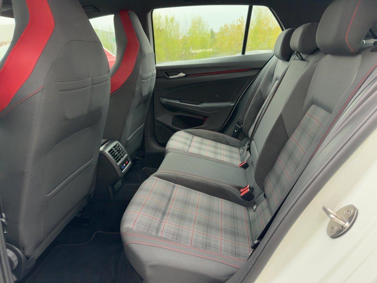 Volkswagen Golf GTI 2.0 TSI DSG NAVI+LED+ACC+VIRT+APP+PDC, миниатюра 9