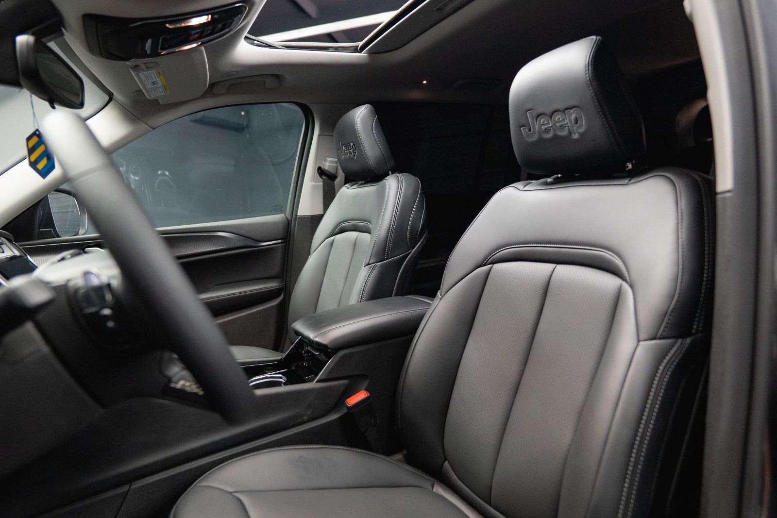 Fahrzeugabbildung Jeep Grand Cherokee 3.6 4x4 LAREDO L ACC Kamera 19%