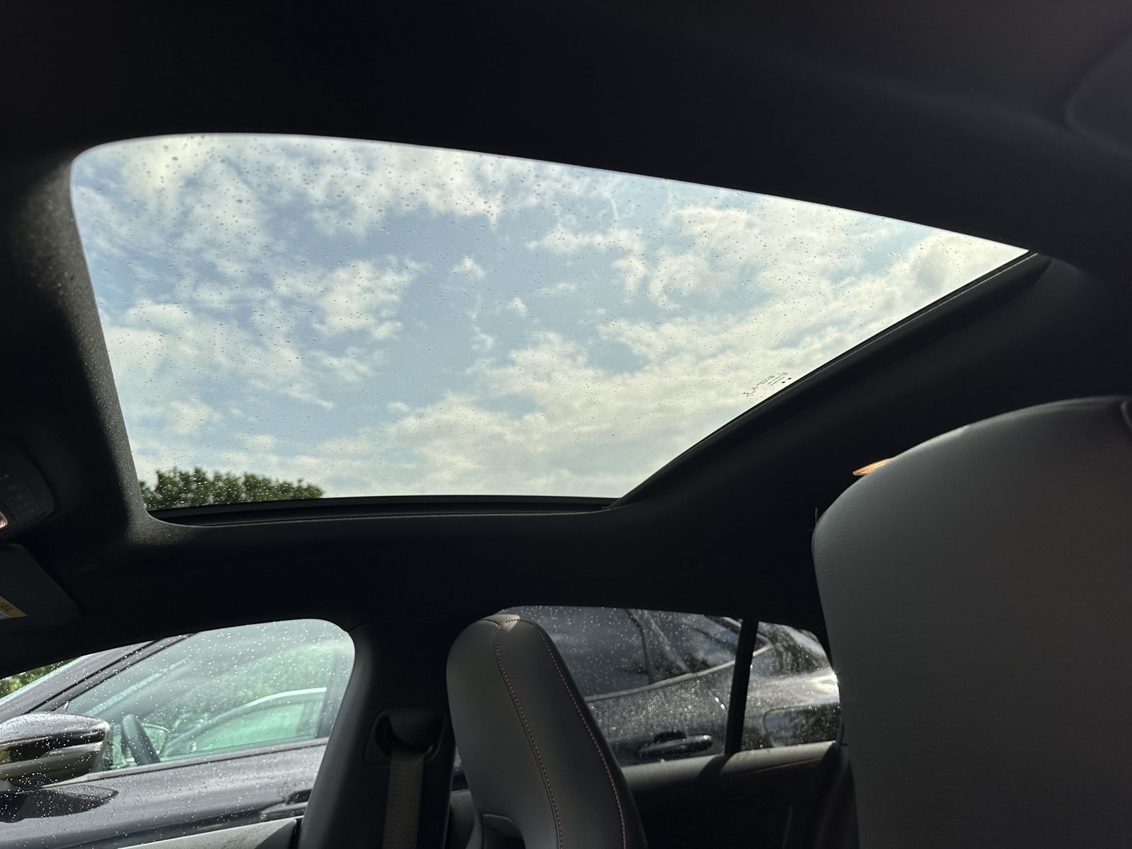 Fahrzeugabbildung Mercedes-Benz CLA 220 Shooting Brake d AMG-Line NAV+LED+PANORA