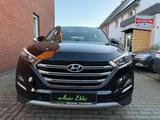 Hyundai Tucson blue Premium  1.7d 2WD"Navi"SiHz"Pano"AHK - Hyundai TUCSON Gebrauchtwagen in Münster