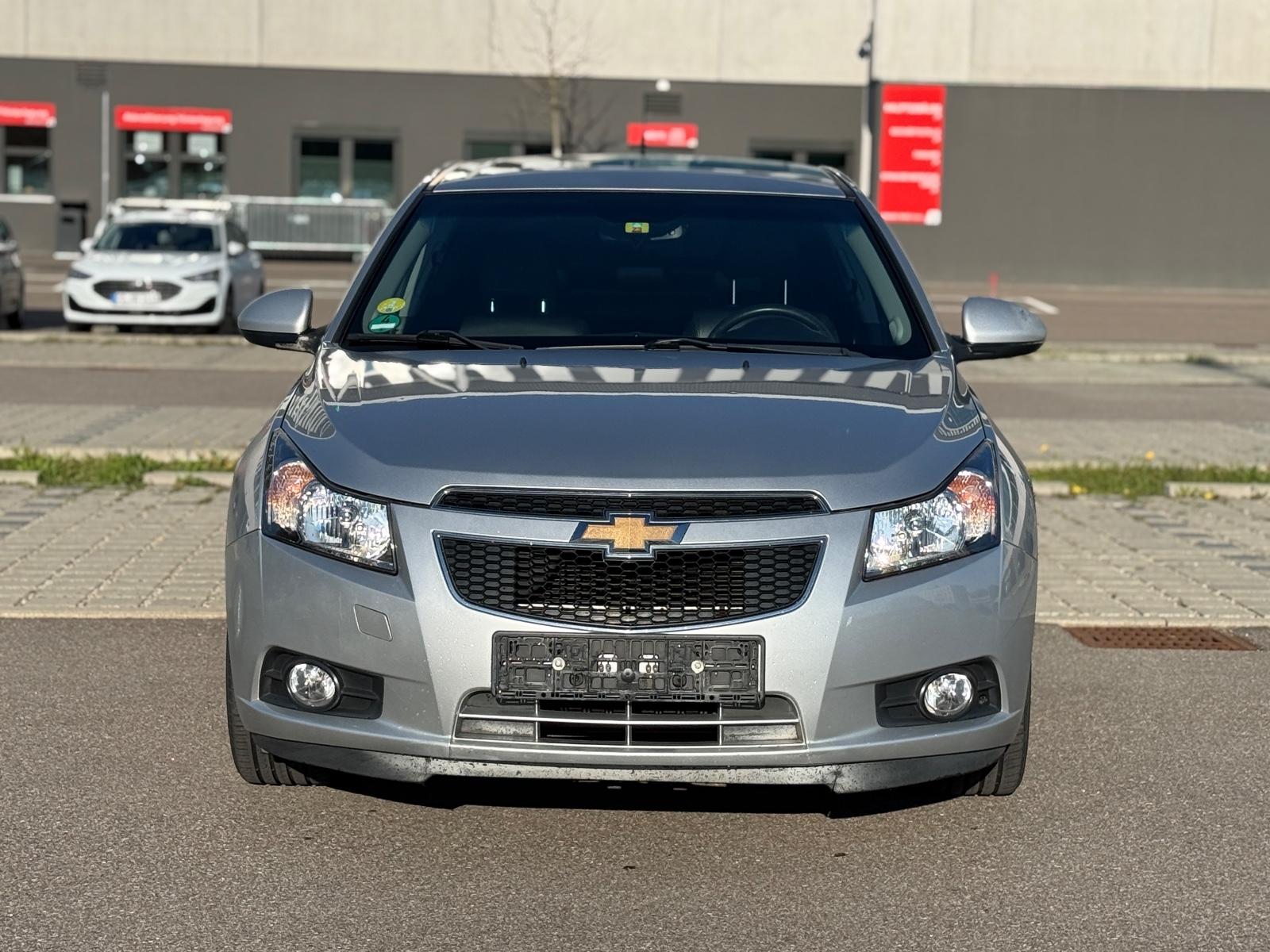 Chevrolet Cruze Hatchback LTZ - Diesel 2,0 + Klima .