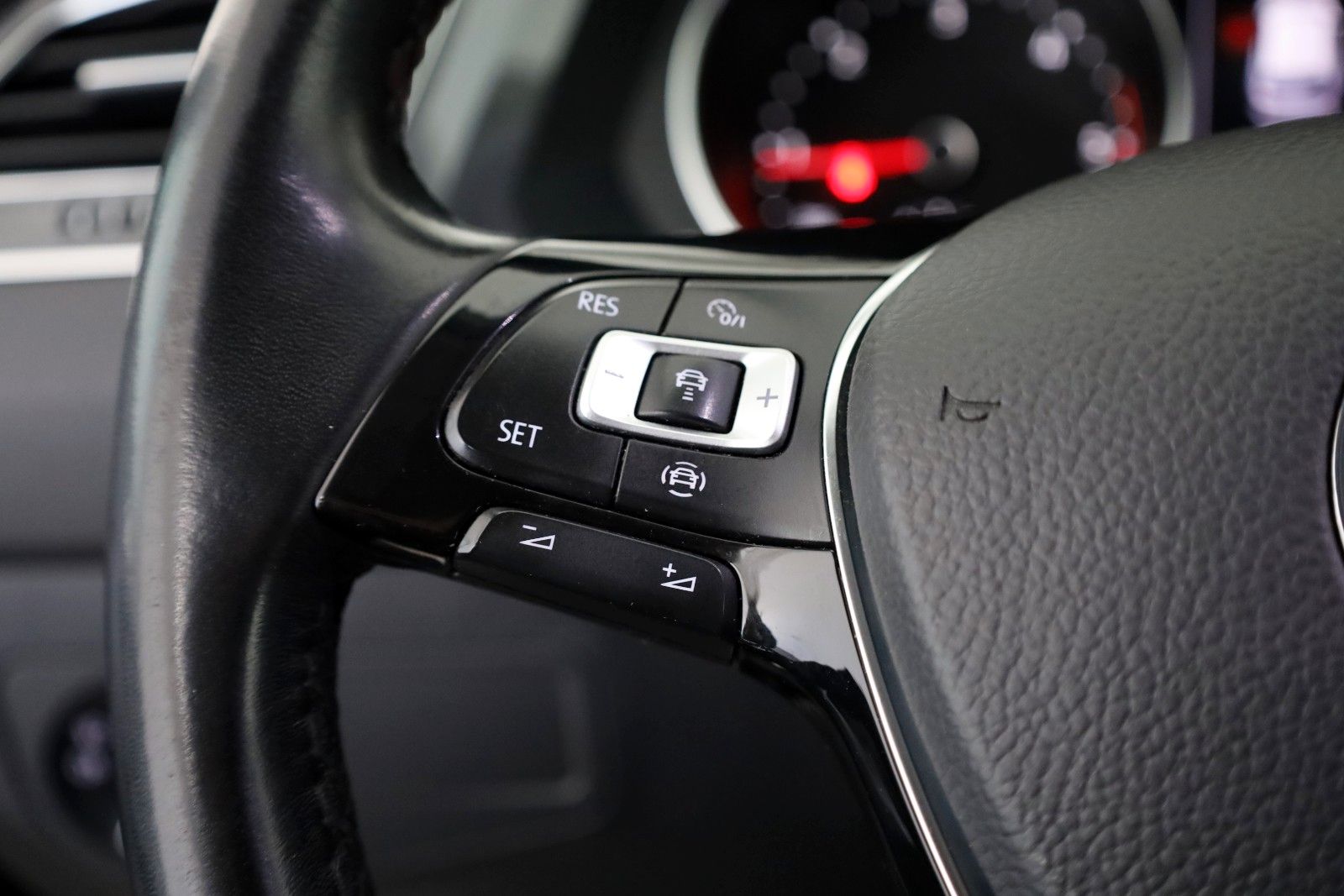 Fahrzeugabbildung Volkswagen Tiguan Allspace Highline 4M Navi,LED,ACC,abn.AHK