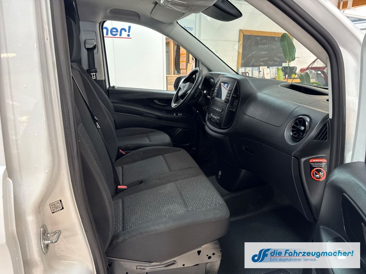Fahrzeugabbildung Mercedes-Benz Vito Kasten 116 CDI 4x4 lang AHK Navi DAB *EXPOR