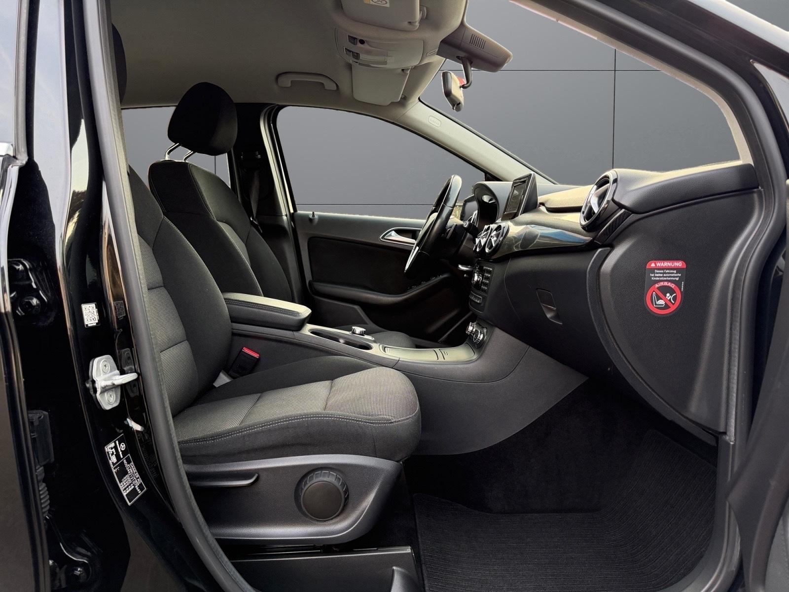 Mercedes-Benz B 180 Sports Tourer, AHK