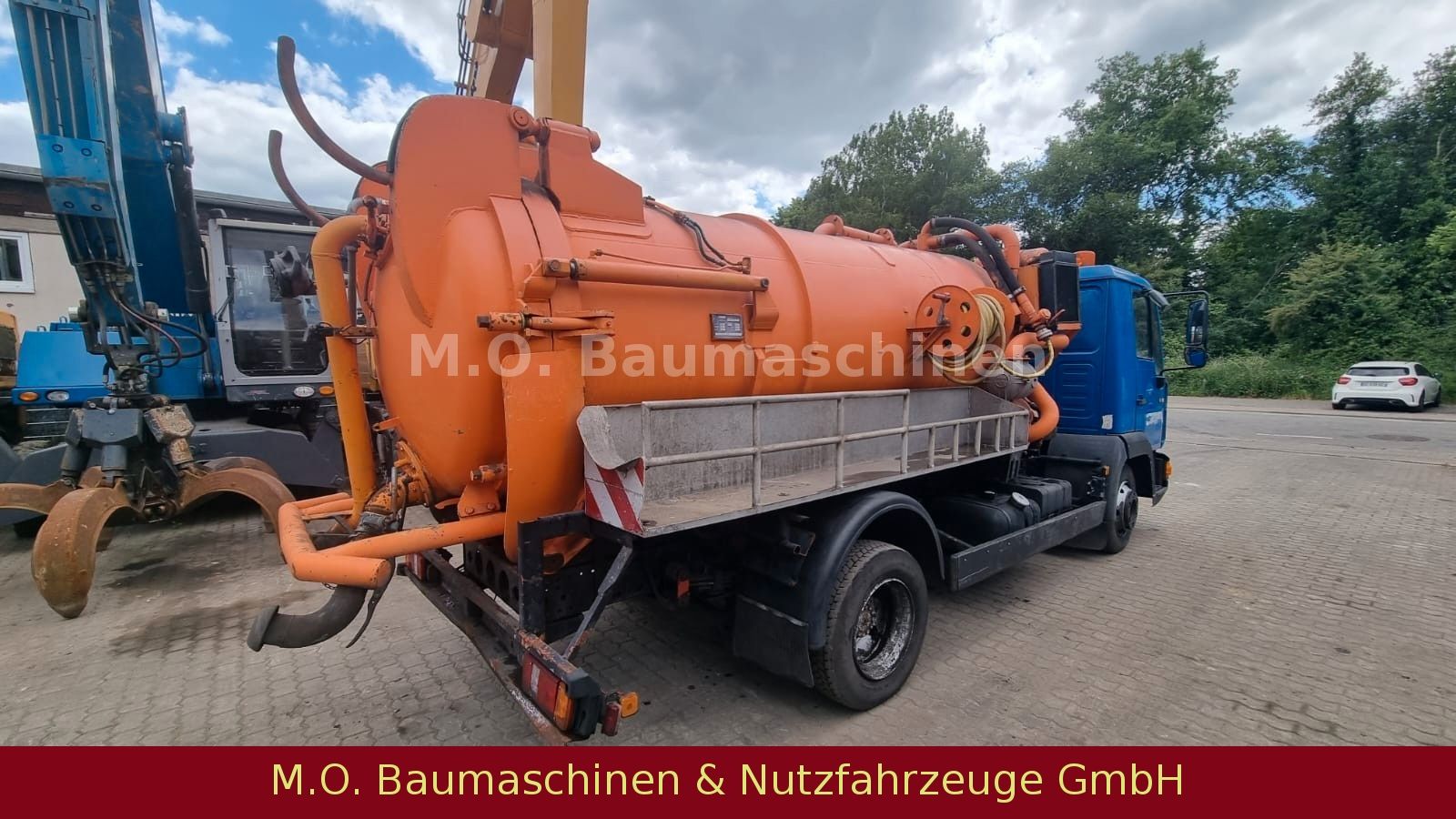 Fahrzeugabbildung MAN 8.153 / Saug u. Druckwagen / 4x2/