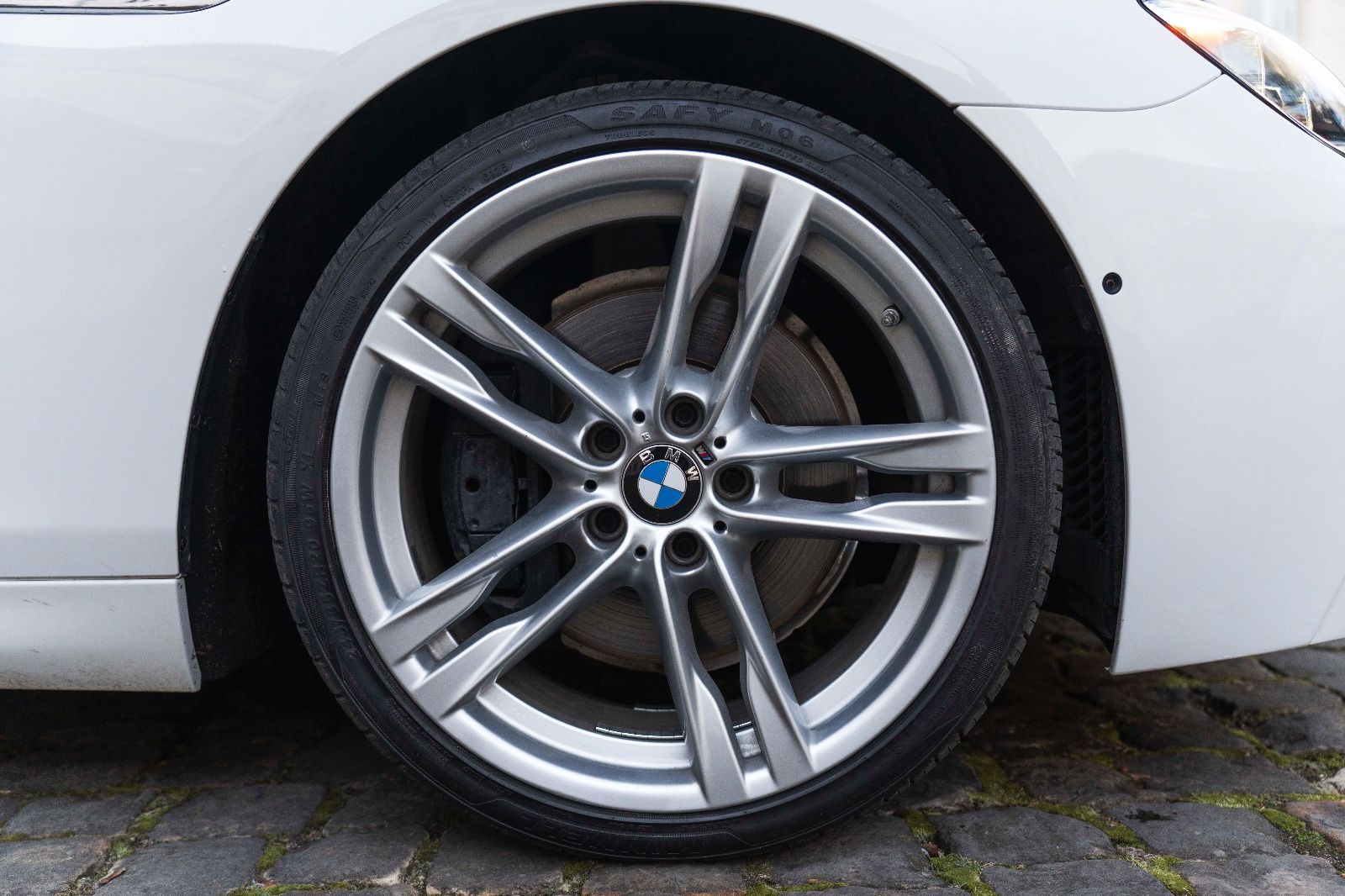 Fahrzeugabbildung BMW 640i GC M-SPORTPAKET HUD H&K LED KAM ALC TOTW