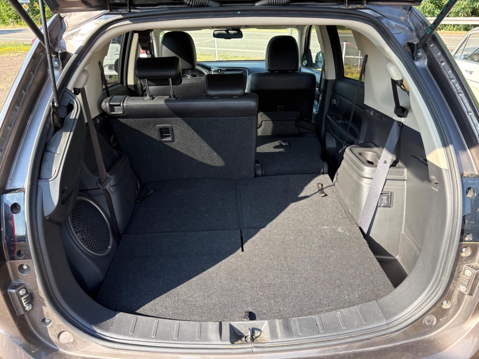 Mitsubishi Outlander Top 4WD NUR AN HÄNDLER ABZUGEBEN!!!