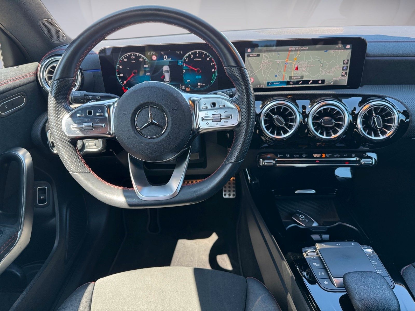 Fahrzeugabbildung Mercedes-Benz CLA250e Shooting Brake AMG Line