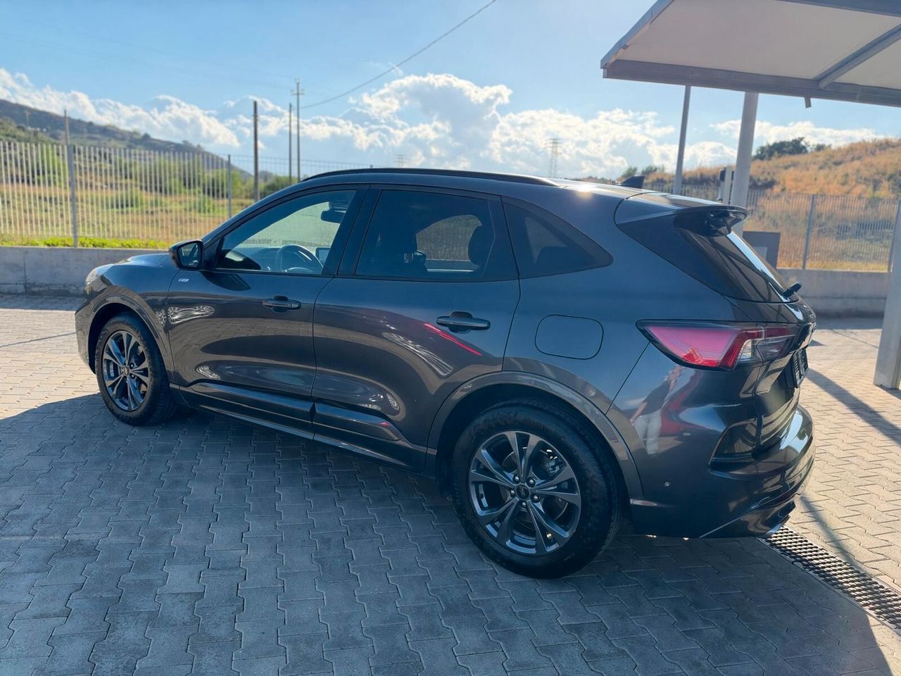 Ford FORD KUGA 2.0 TDCI ST-LINE 120CV imagem 2