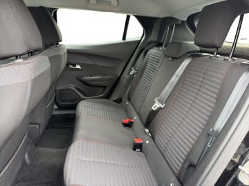 Peugeot 2008 1.2 PureTech 100 Active Pack Kam.+LED+SHZ