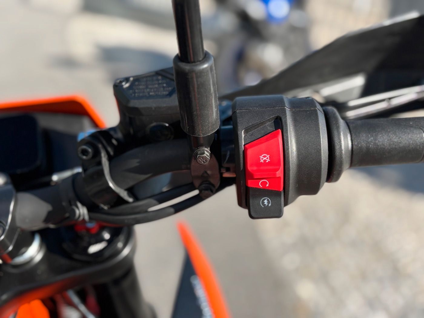 Fahrzeugabbildung KTM 125 Enduro R 4 Jahre Garantie Promotion