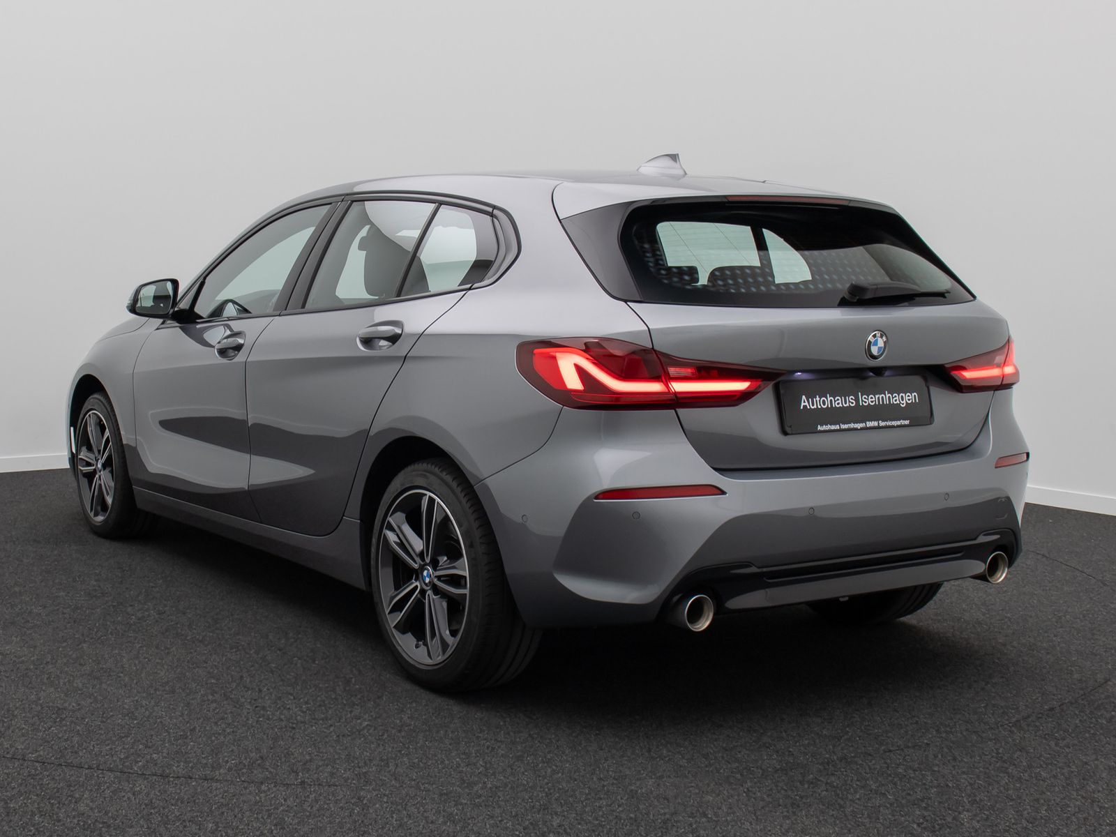 Fahrzeugabbildung BMW 120i Sport Line DAB Kamera AHK LED DriveAss WLAN