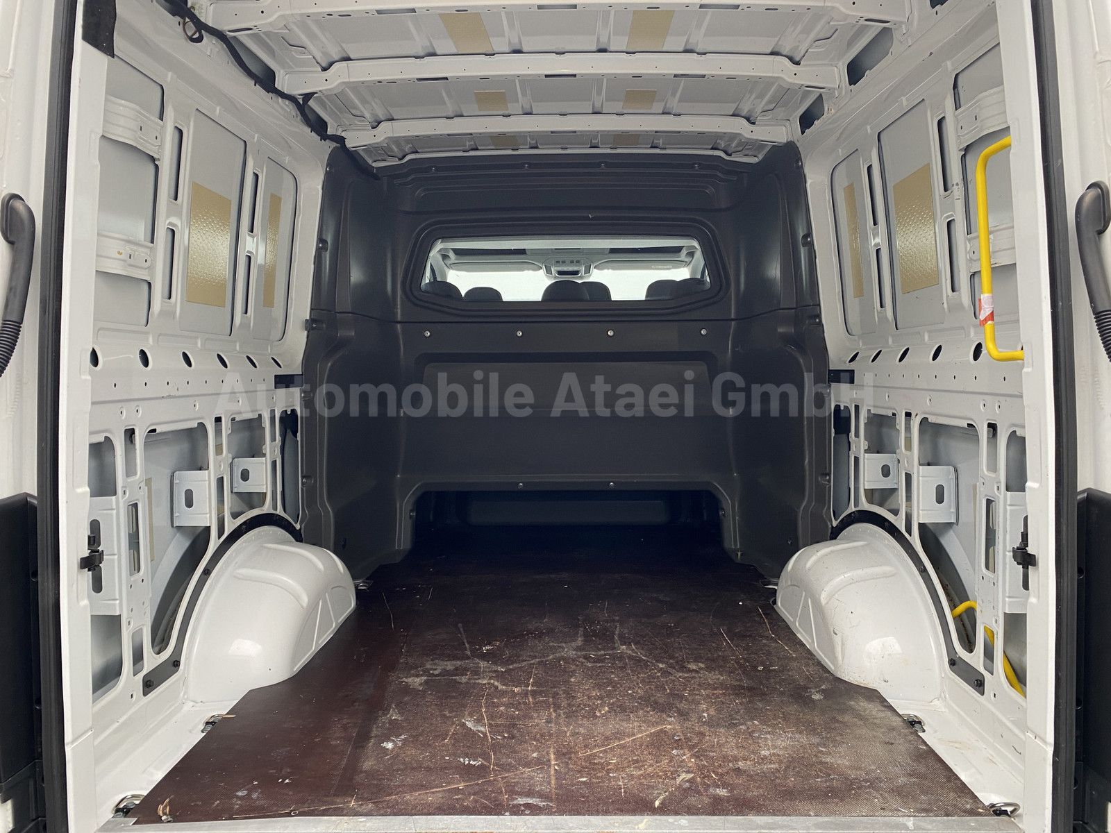 Fahrzeugabbildung Volkswagen Crafter 35 Plus *Mixto+6-Sitze* AHK 3,0t 2682