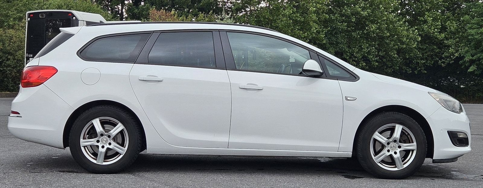 OPEL Astra J Sports Tourer Edition EURO 6 TÜV 07.2028