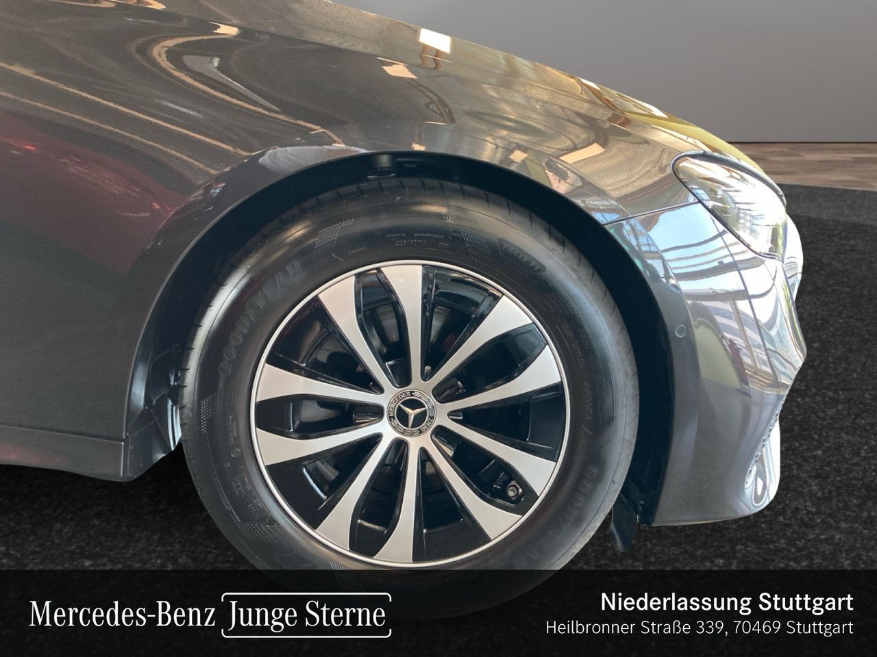 Mercedes-Benz E 220 d Avantgarde Adv. PANO AHK DIGI 360° foto 5