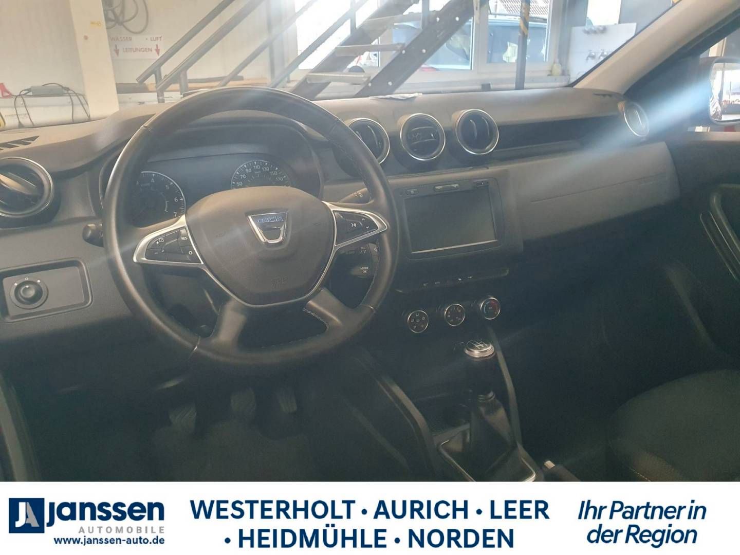 Fahrzeugabbildung Dacia DUSTER Comfort TCe 100 2WD