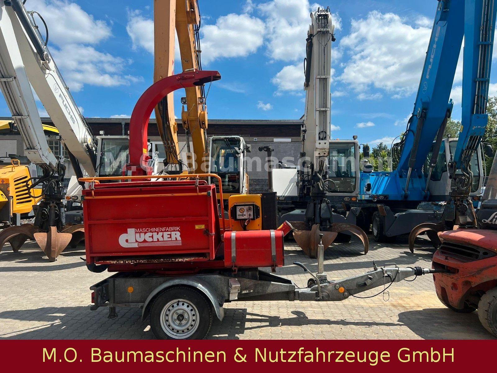 Fahrzeugabbildung Andere Dücker HM 200 / Holzhacker / 20 cm  / 8m³ /