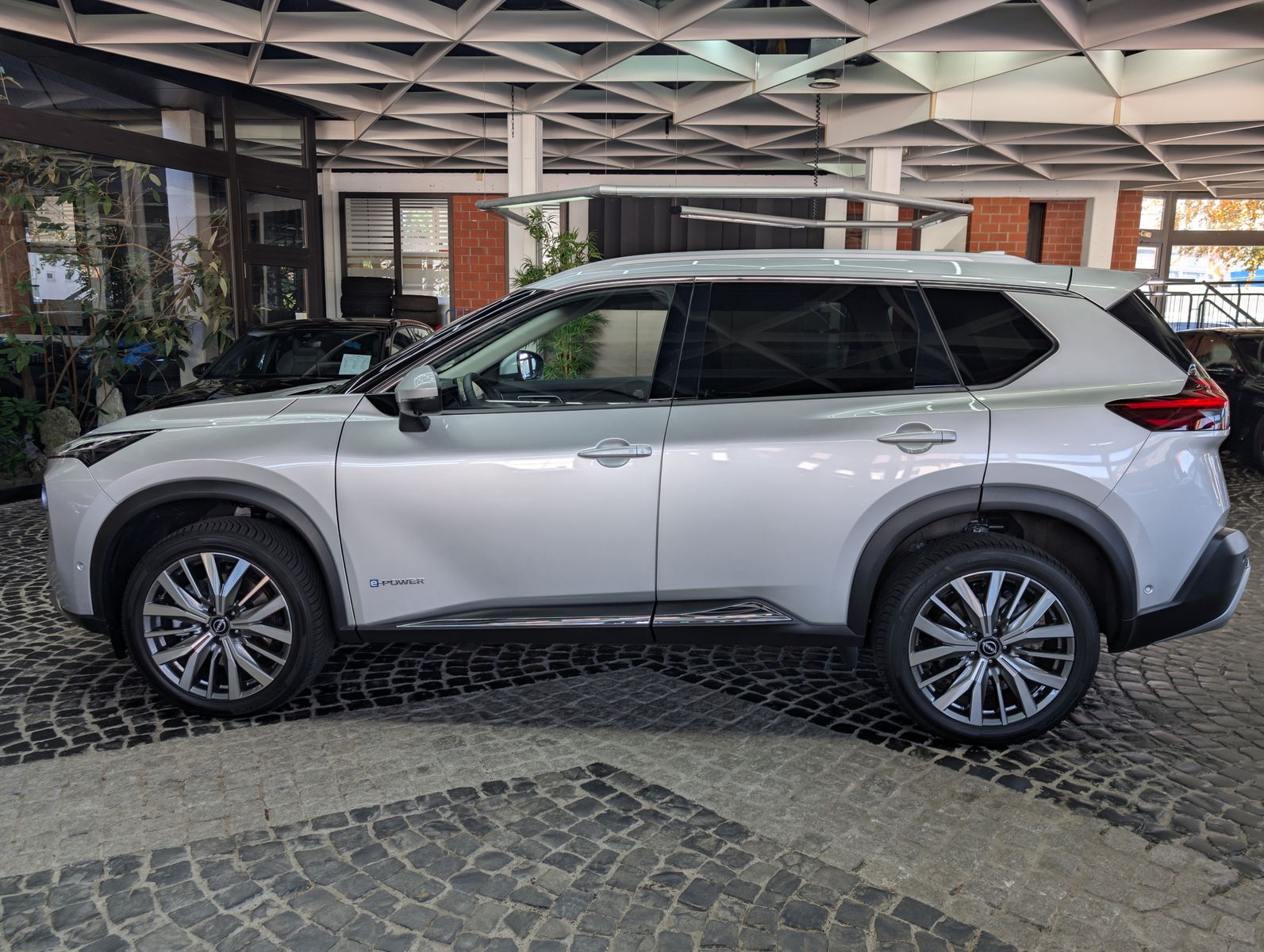 Fahrzeugabbildung Nissan X-Trail 1.5 e-Power e-4 Tekna Bose HUD LED+ 20"