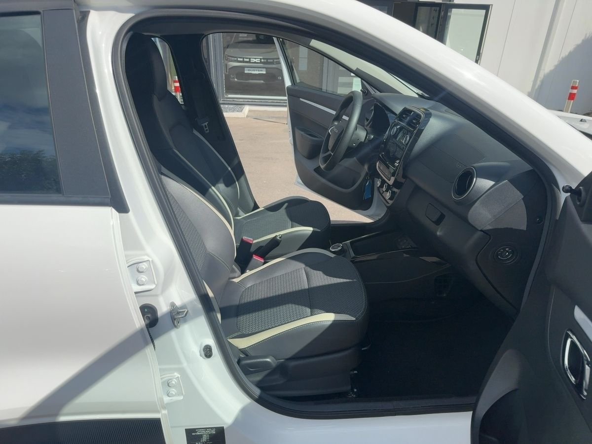 Fahrzeugabbildung Dacia Spring Essential 45 Klima Bluetooth