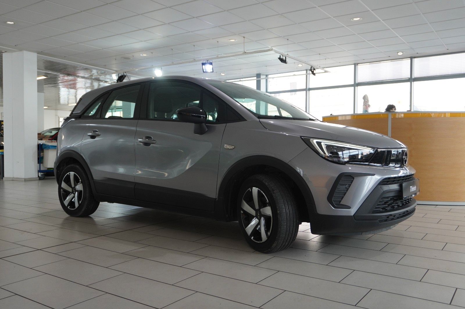 Fahrzeugabbildung Opel Crossland (X) 1.2 EDITION NAVI/LED/KAMERA/TEMP.