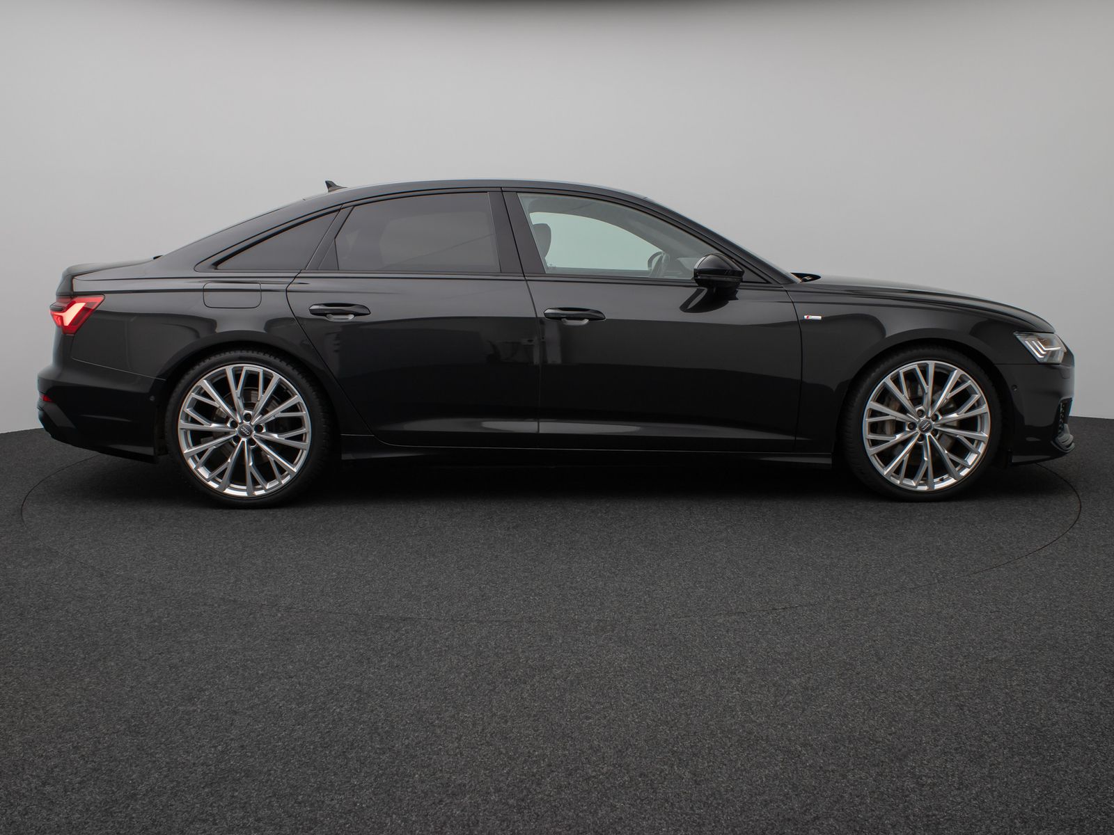 Fahrzeugabbildung Audi A6 Lim. 55 TFSI quattro S-Line + B&O SoftCl HUD