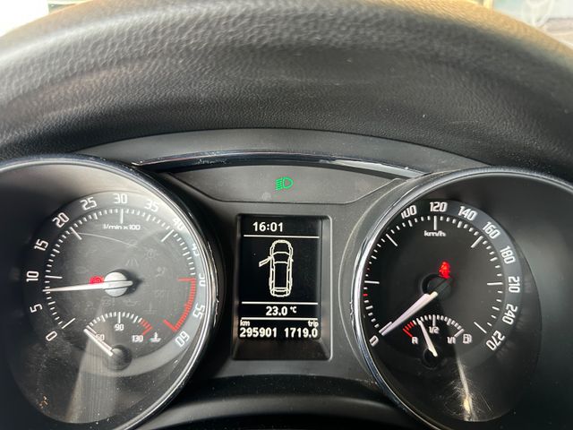 Skoda Superb  Combi Ambition