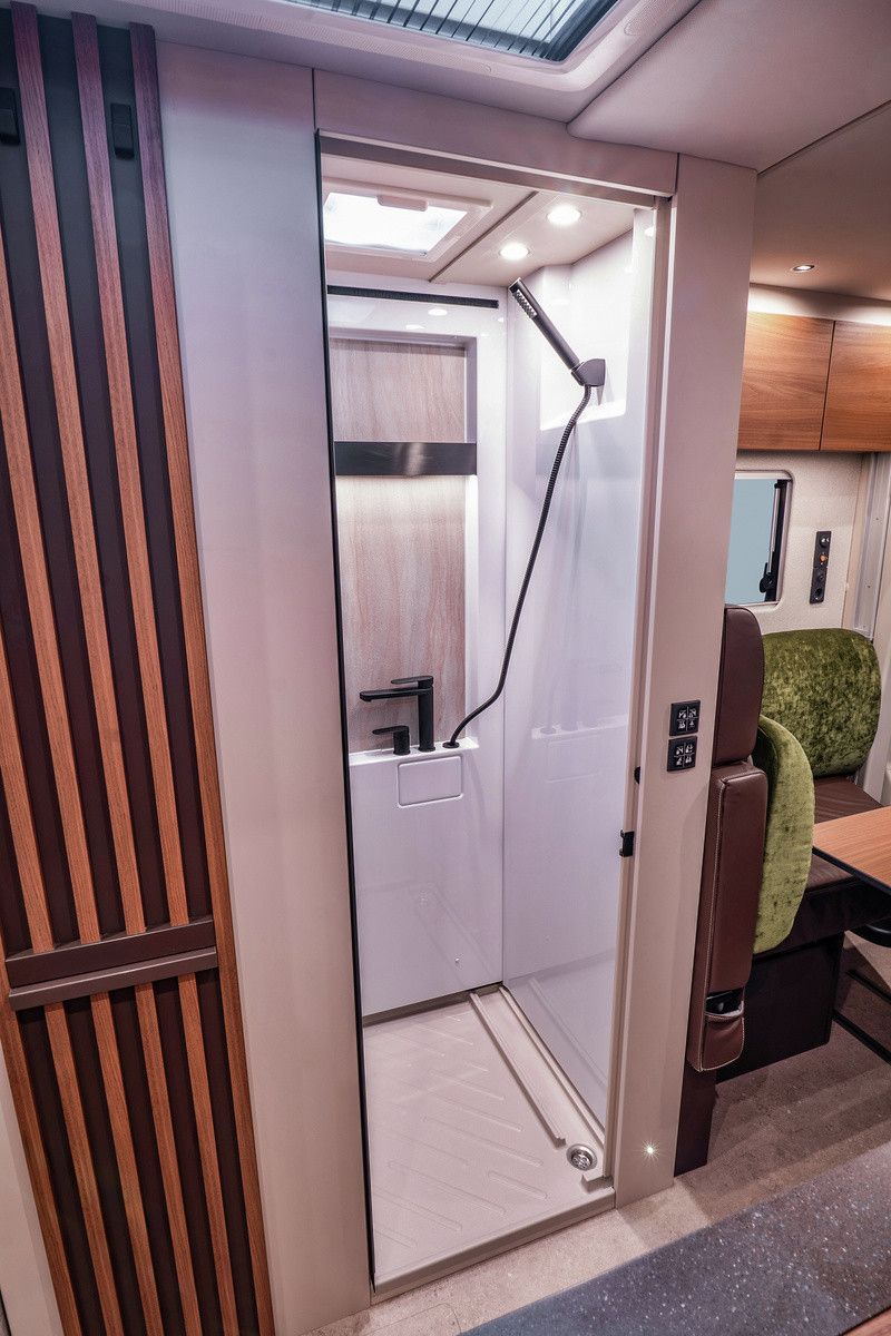 Fahrzeugabbildung Bürstner Signature SFT 7.1 - AHK - AUTOMATIK