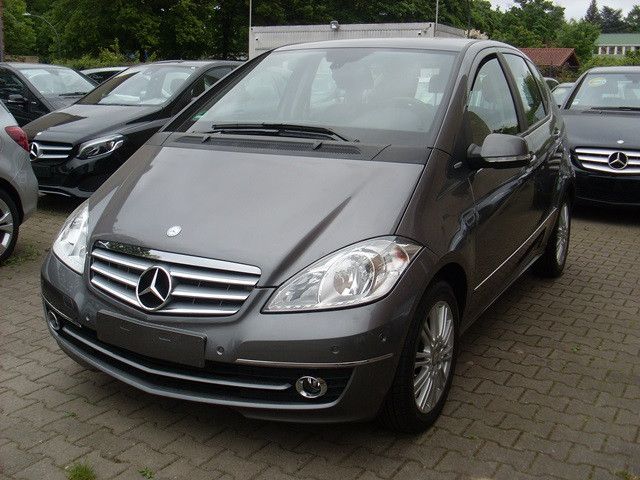 Mercedes-Benz A 170 Elegance / Automatik / Anhängerkupplung