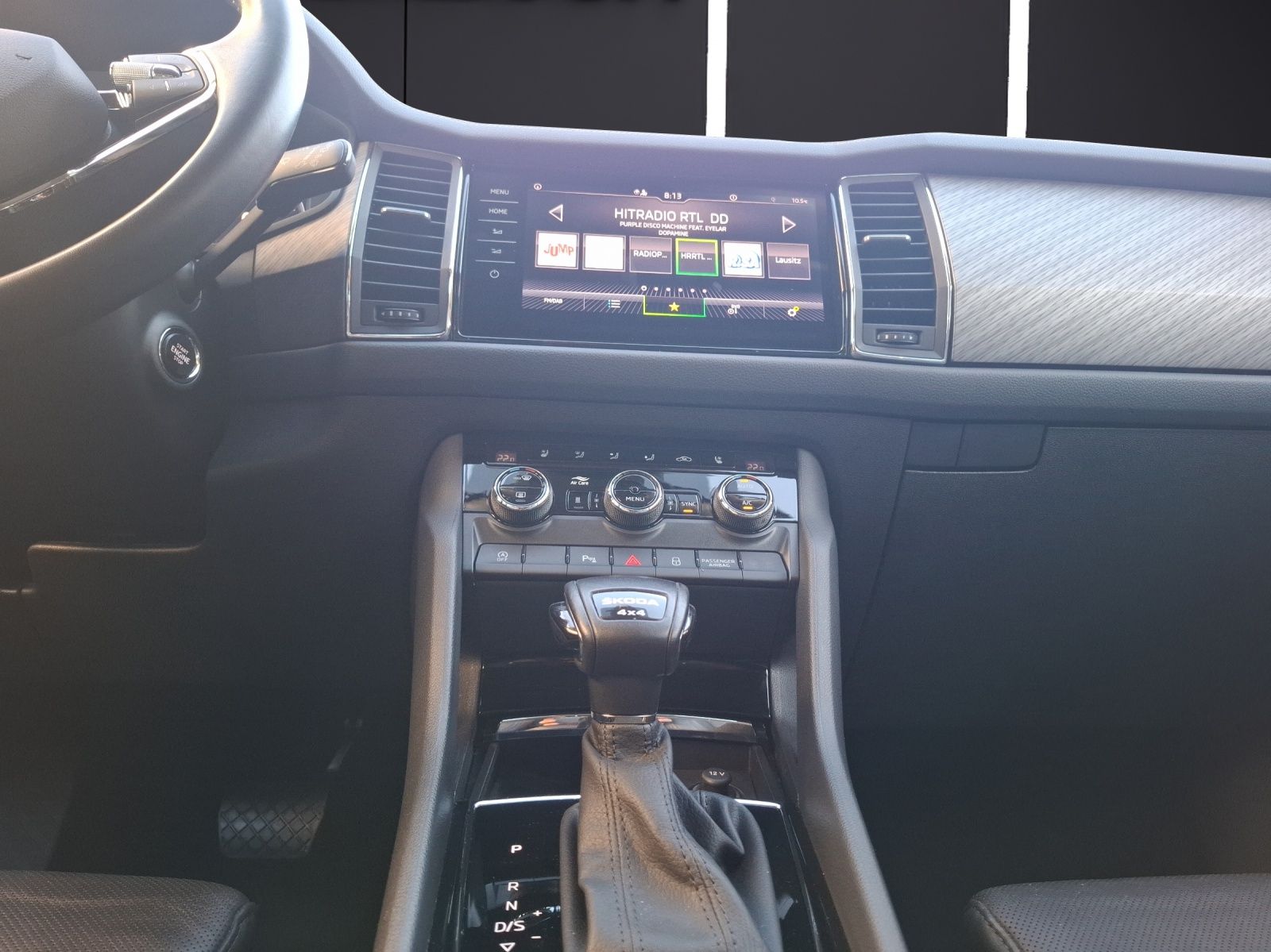 Fahrzeugabbildung SKODA Kodiaq TSI Style DSG 4x4 Standhzg. Matrix Navi L