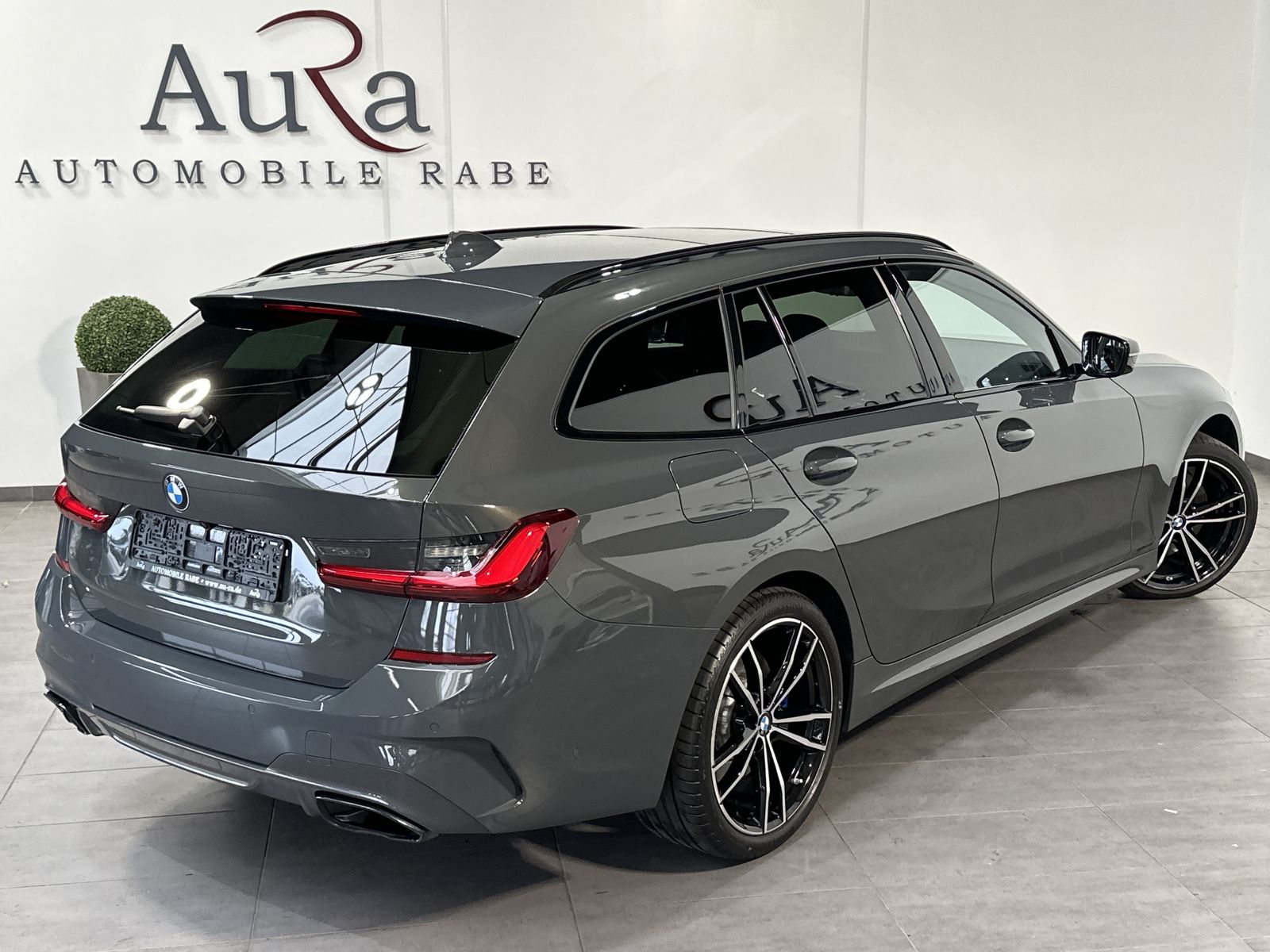Fahrzeugabbildung BMW M340d Touring xDrive NAV+LASER+PANO+360°+HEAD-UP