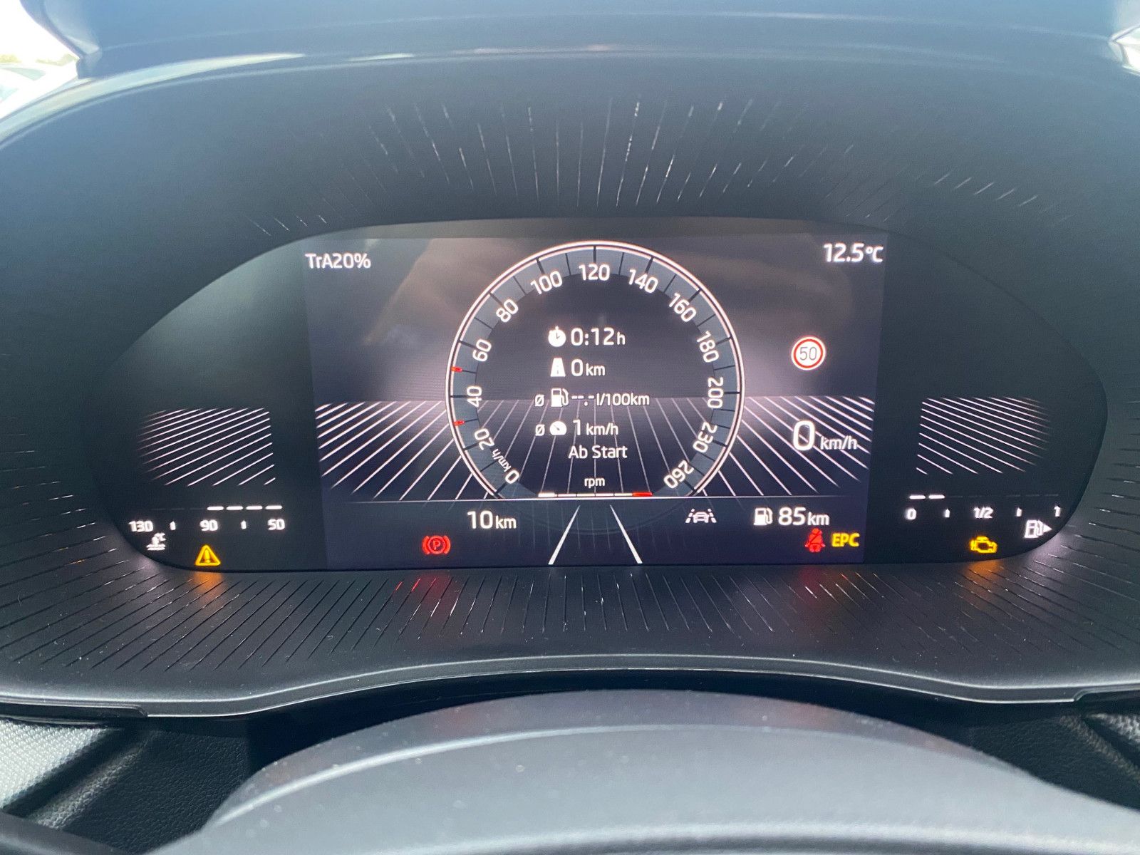 Fahrzeugabbildung SKODA Fabia 1.0l MPI Essence *SOFORT*KLIMA*PDC hinten*