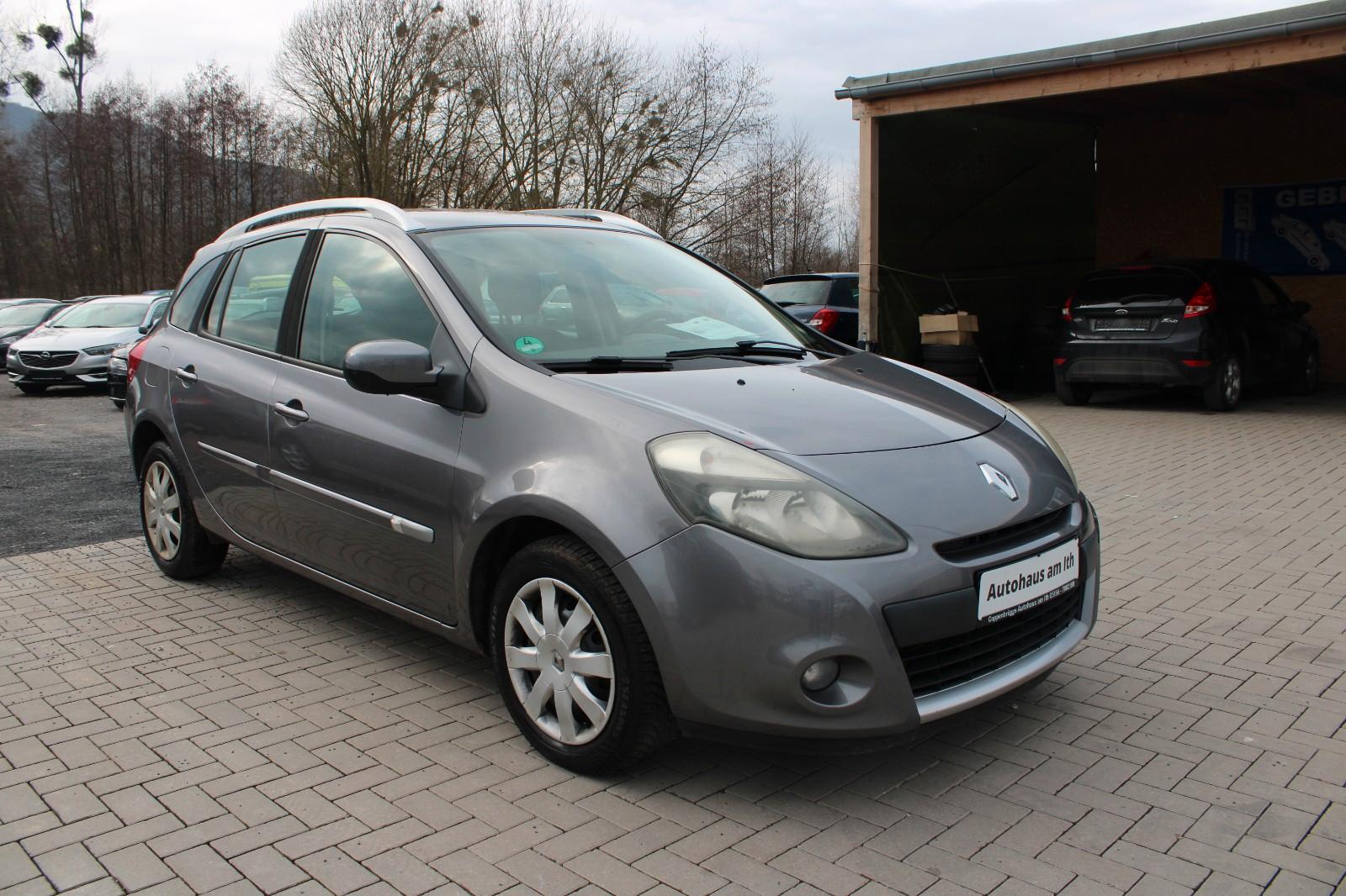 Renault Clio 2011 — interior