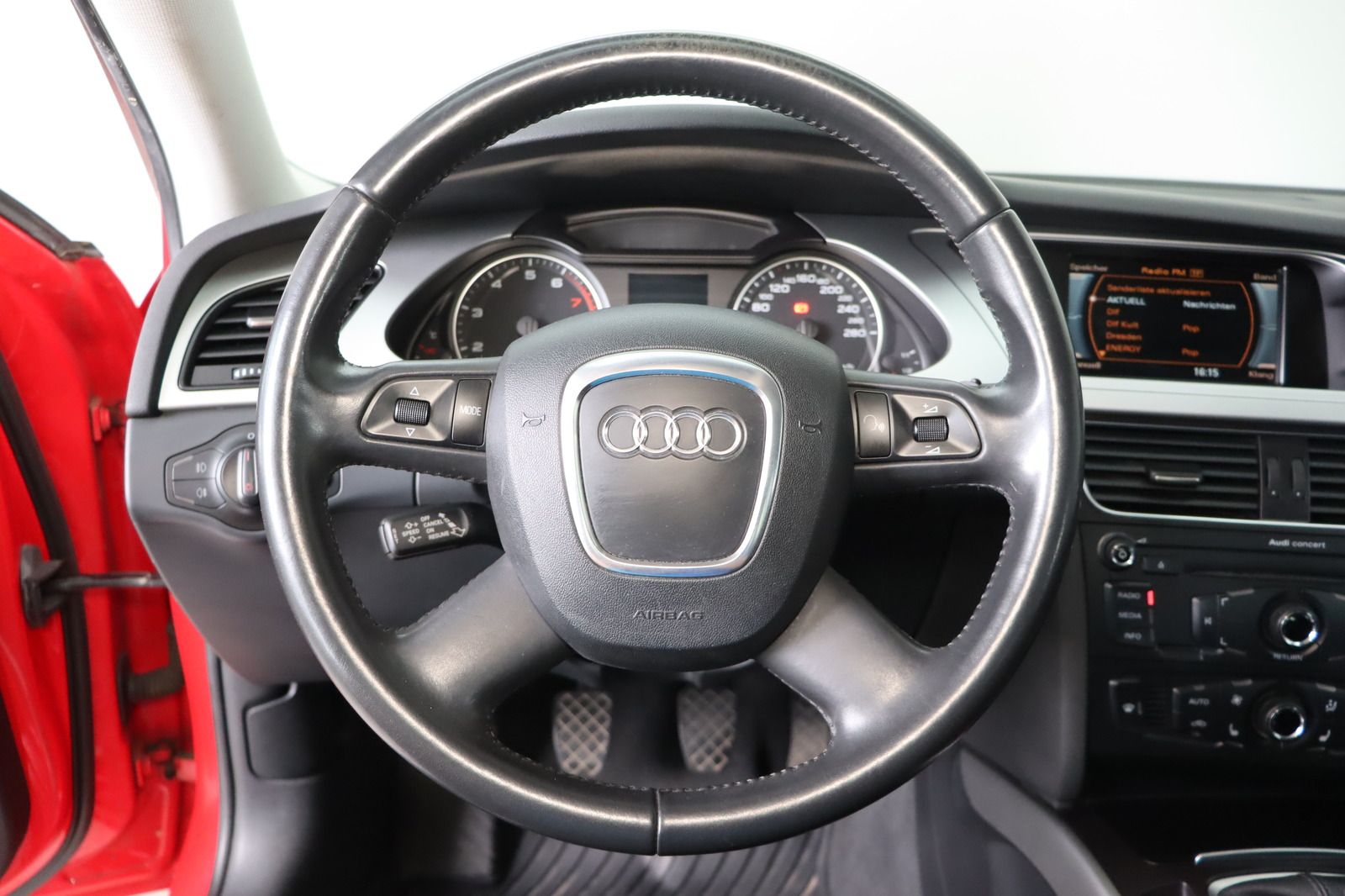 Fahrzeugabbildung Audi A4 1.8 TFSI Avant * Xenon * SHZ