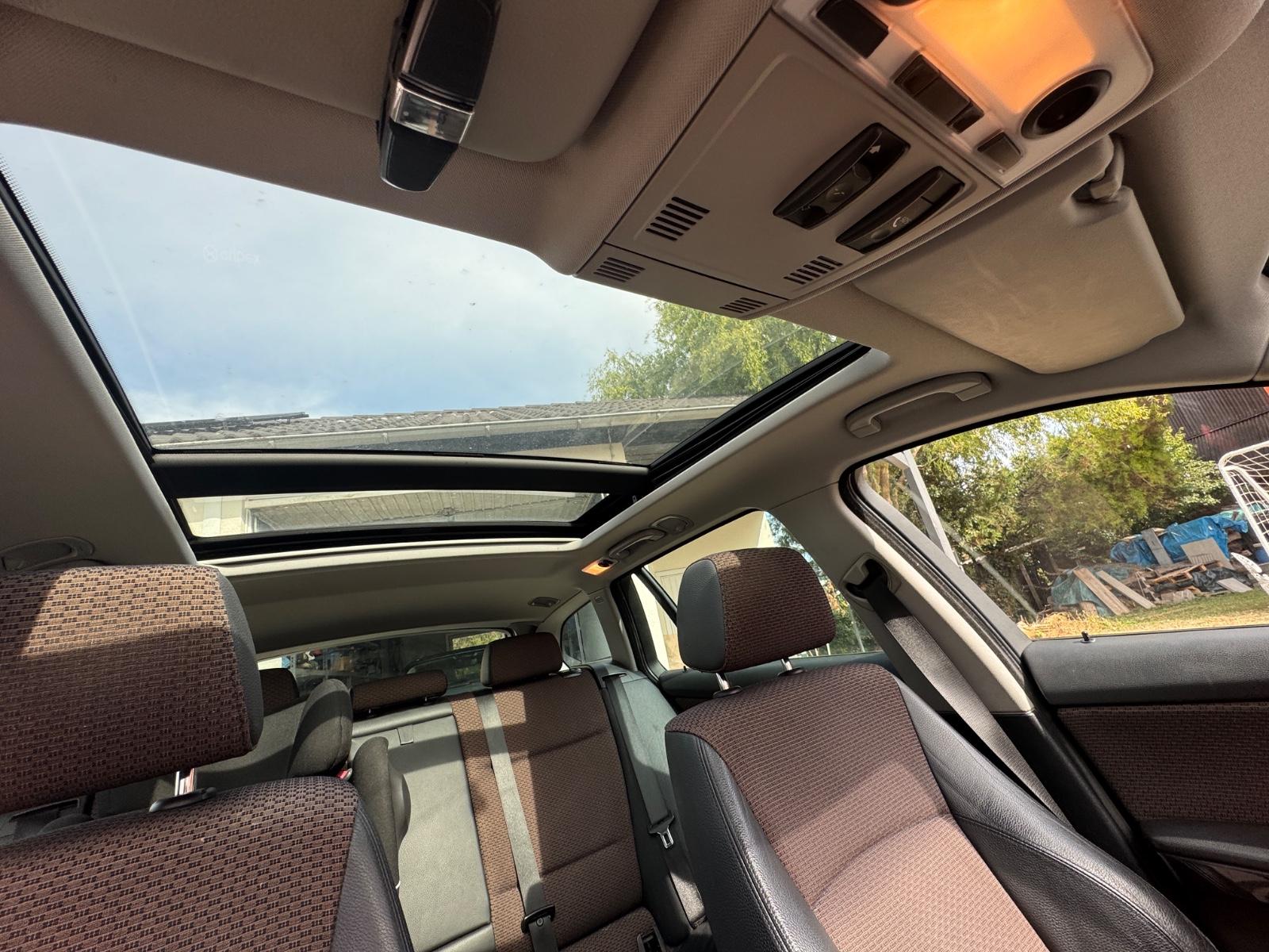 BMW 318 2010 — photo 12