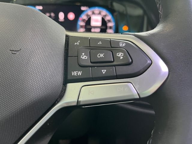 Fahrzeugabbildung Volkswagen Golf 1.5 TSI LIFE APP-CONNECT GJR AREA VIEW