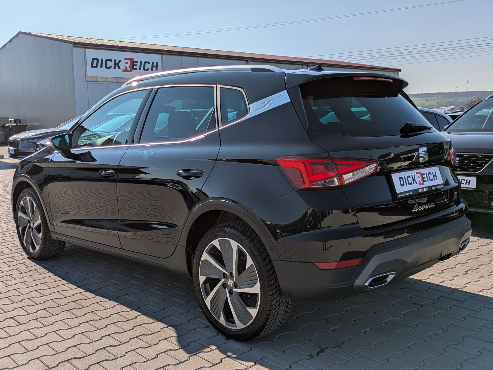 Fahrzeugabbildung SEAT Arona 1.5 TSI FR DSG AHK*ACC*LED*APP*DAB*KAMERA