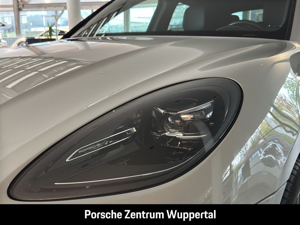 PORSCHE Macan 2023
