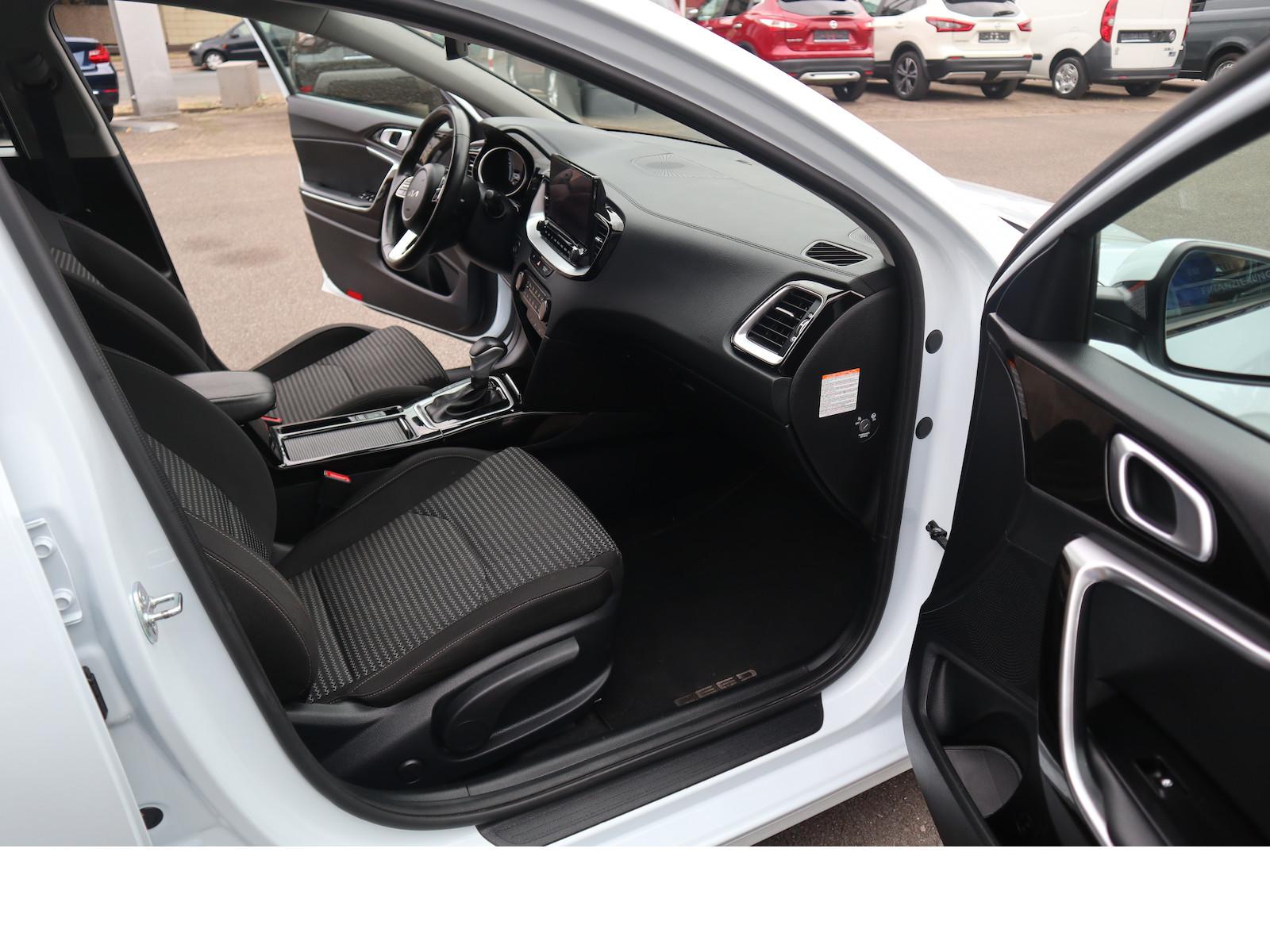 Kia Ceed cee ́d Sportswagon Ultimate 1.5 DCT CAM SHZ NAVI, миниатюра 11