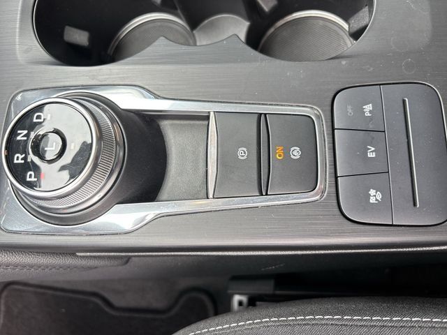 Fahrzeugabbildung Ford Kuga 2.5l PHEV Titanium #PHEV #GJR #Klima Titan