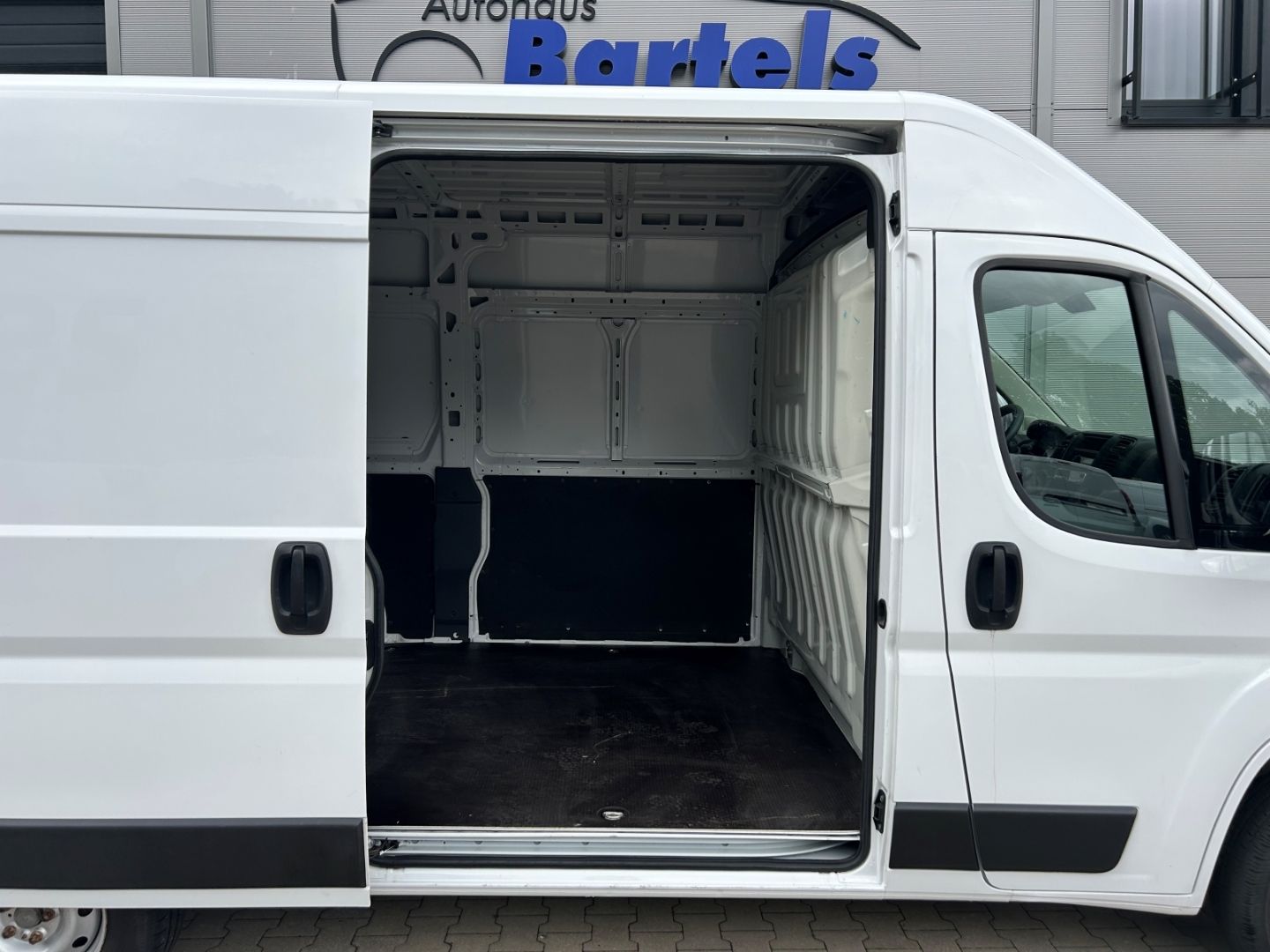 Fahrzeugabbildung Fiat Ducato Hochr.-Kasten 30 120 L2H2 RS 3450 mm