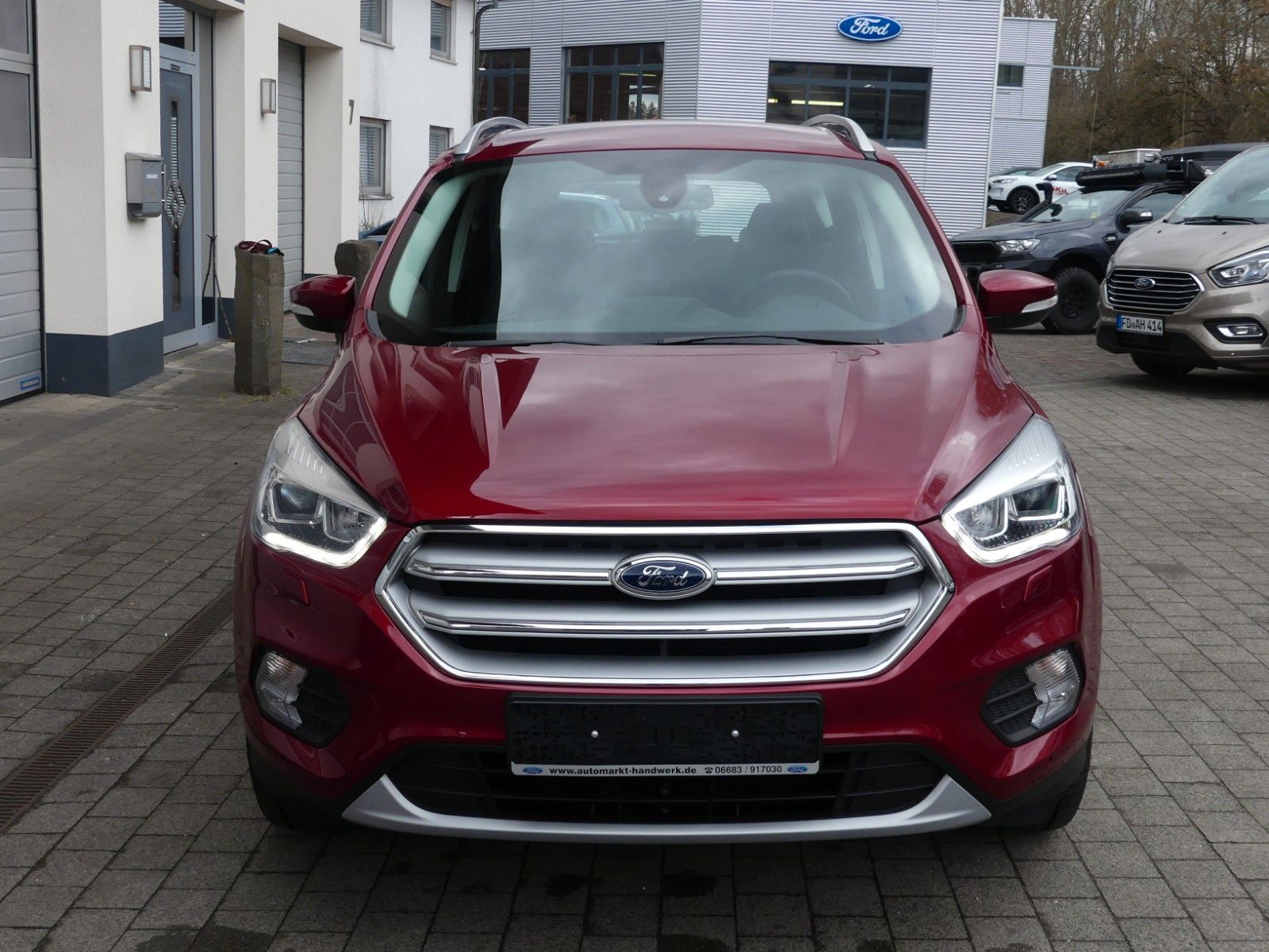 Fahrzeugabbildung Ford Kuga Titanium*Kamera*8-fach bereift