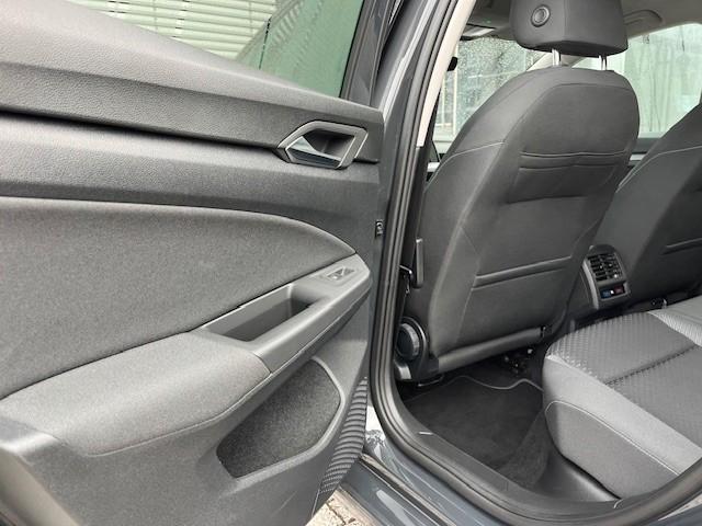 Volkswagen Golf VIII Lim. 1.5 eTSI DSG Active