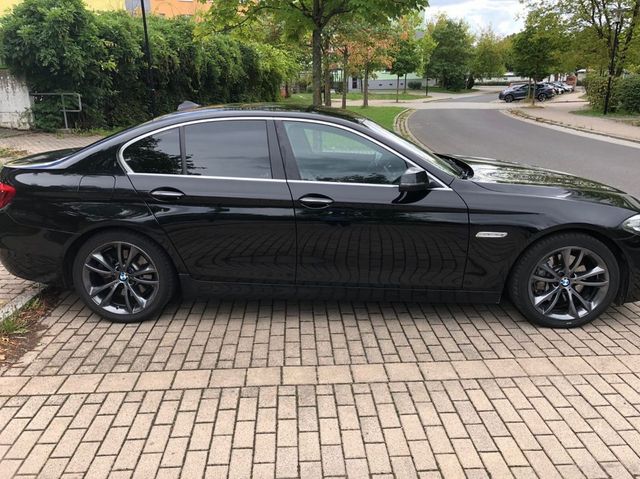 BMW 530d xDrive A -ACC HUD PDC VOLLLEDER EU6 SHZ