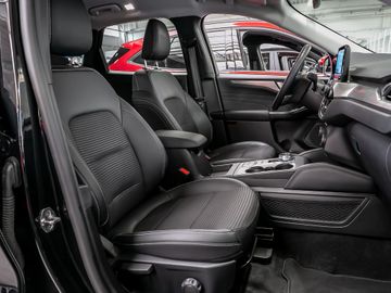 Ford Kuga 2.5 Duratec Titanium Digitales Cockpit